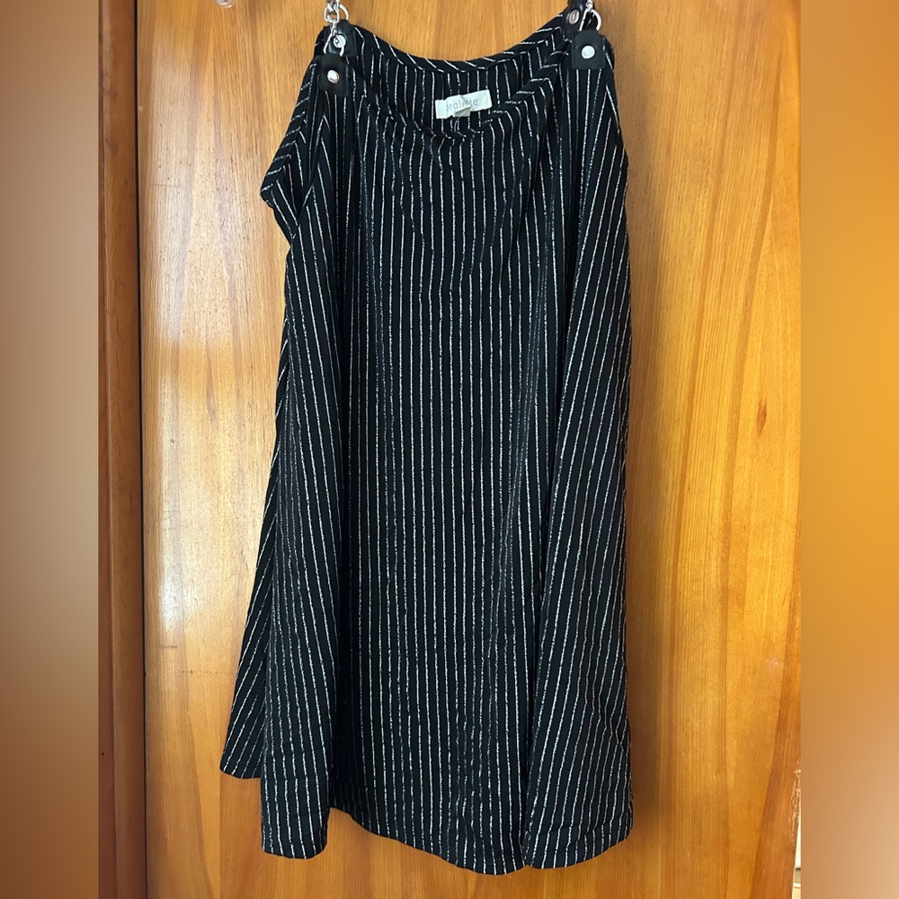 *NWT* Black and silver striped top with chain straps